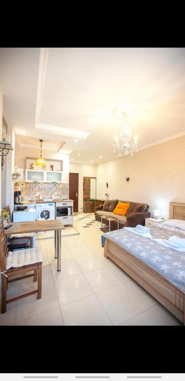 Apartment On L.Meskhishvili Turn Тбилиси Екстериор снимка